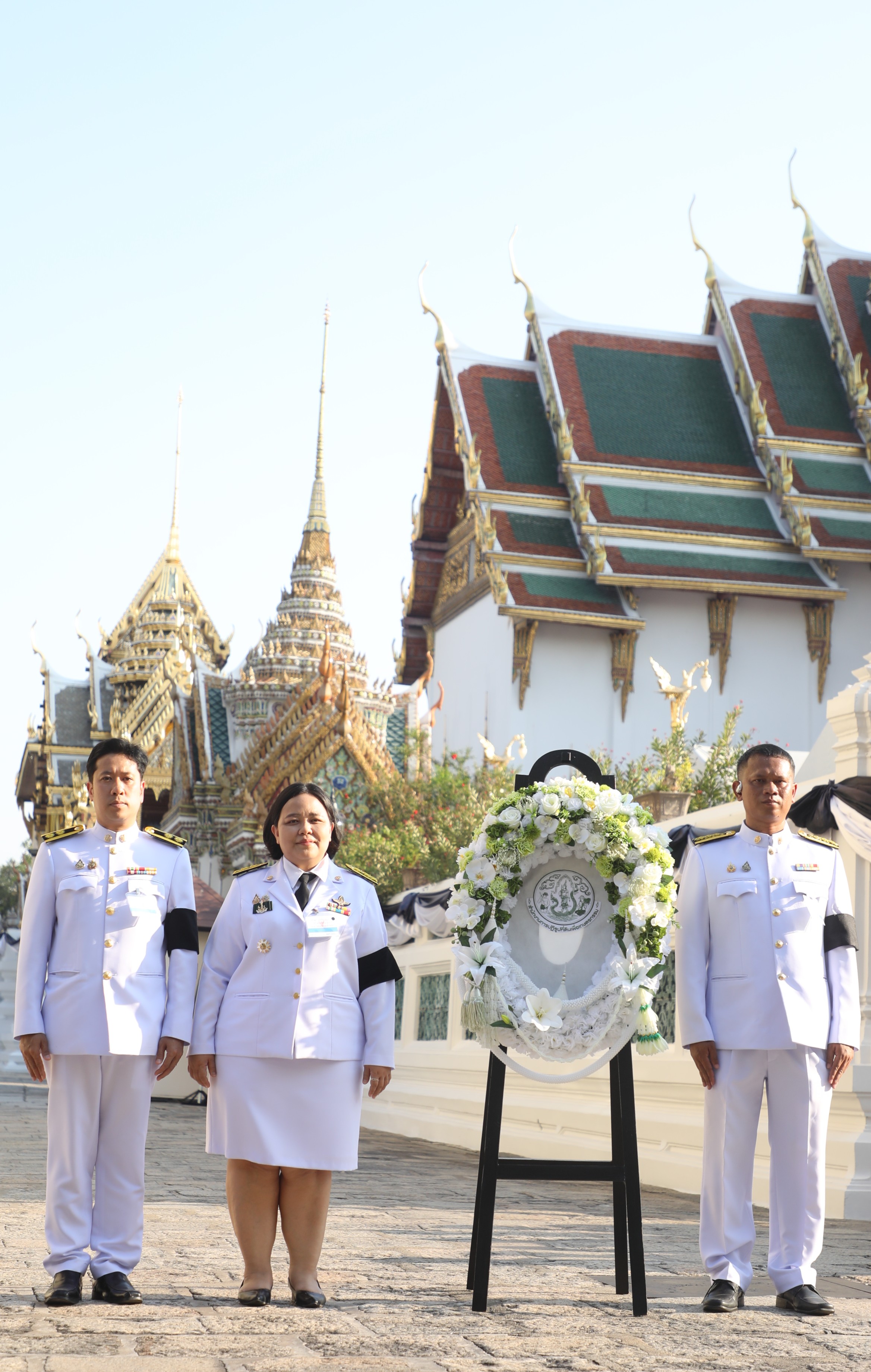 title - สำนักงานการปฏิรูปที่ดินเพื่อเกษตรกรรม รับพระราชทานพระบรมราชานุญาตให้ร่วมเป็นเจ้าภาพบำเพ็ญกุศลถวายพระบรมศพ สมเด็จพระนางเจ้าสิริกิติ์ พระบรมราชินีนาถ พระบรมราชชนนีพันปีหลวง
